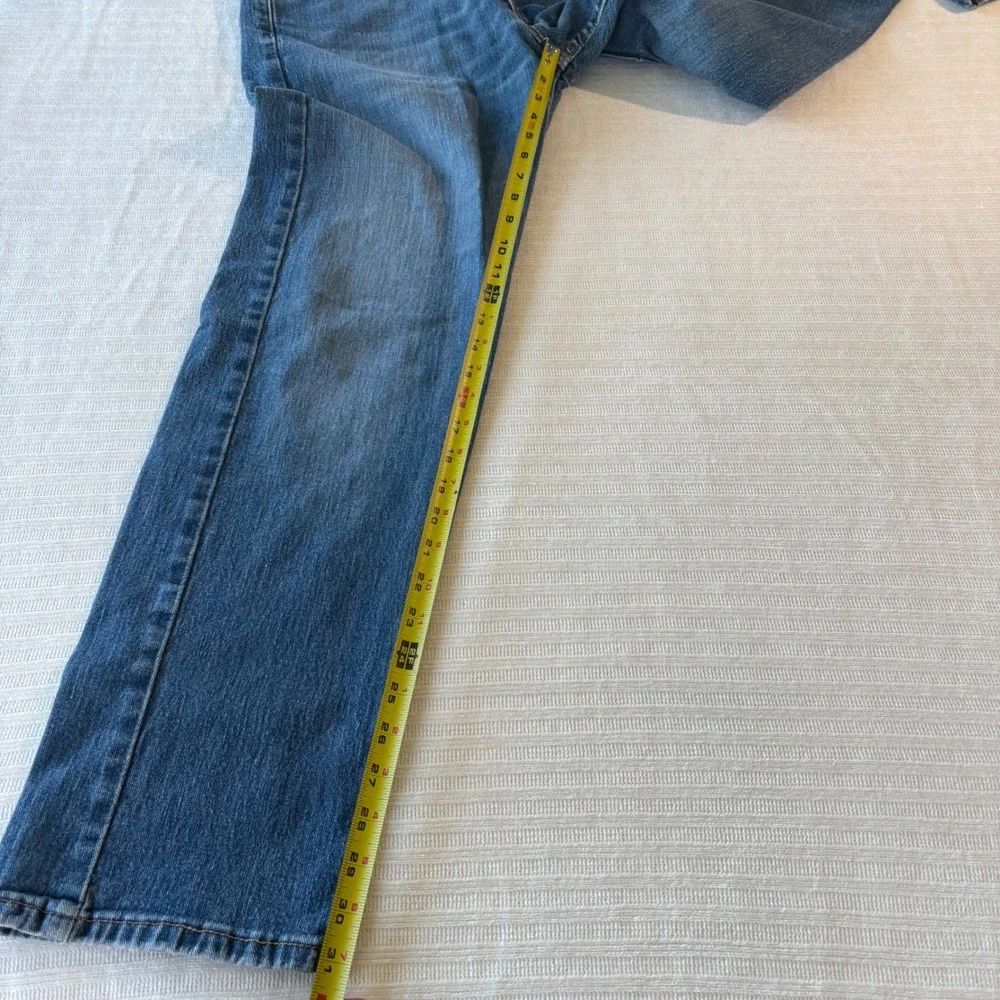 Levis 505 Regular Fit Jeans Mens 38x32 Medium Wash Blue Straight Leg Denim